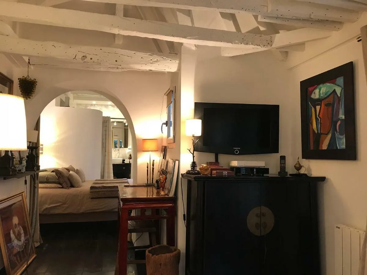 Le Marais Maison En Ville Paris 0*,